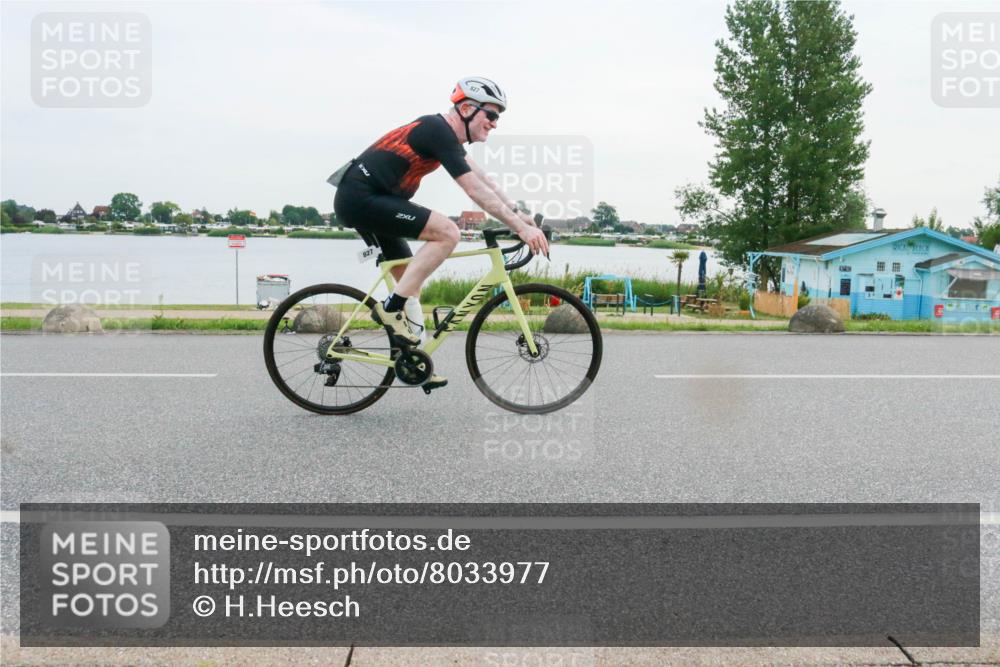 15.06.2025 - 27. Vierlanden-Triathlon H.Heesch http://msf.ph/oto/8033977 15.06.2025 10:42:13 Radfahren 827 meine-sportfotos.de