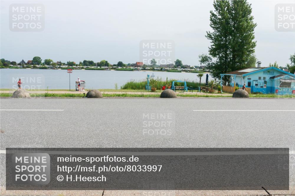 21.06.2025 - 27. Vierlanden-Triathlon H.Heesch http://msf.ph/oto/8033997 15.06.2025 11:41:05 Radfahren 649, 715, 883 meine-sportfotos.de