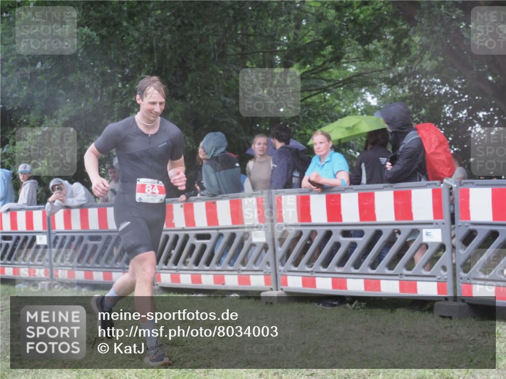 21.06.2025 - 27. Vierlanden-Triathlon KatJ http://msf.ph/oto/8034003 15.06.2025 13:47:13 Ziel 84, 1147 meine-sportfotos.de