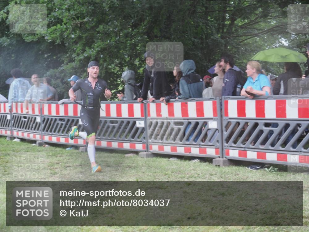 21.06.2025 - 27. Vierlanden-Triathlon KatJ http://msf.ph/oto/8034037 15.06.2025 13:47:19 Ziel 1124, 1147 meine-sportfotos.de