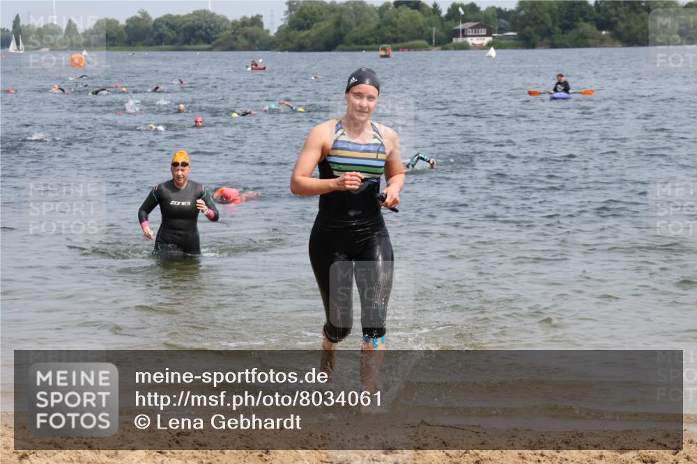 21.06.2025 - 27. Vierlanden-Triathlon Lena Gebhardt http://msf.ph/oto/8034061 15.06.2025 11:19:00 Schwimmen 876, 916, 942 meine-sportfotos.de
