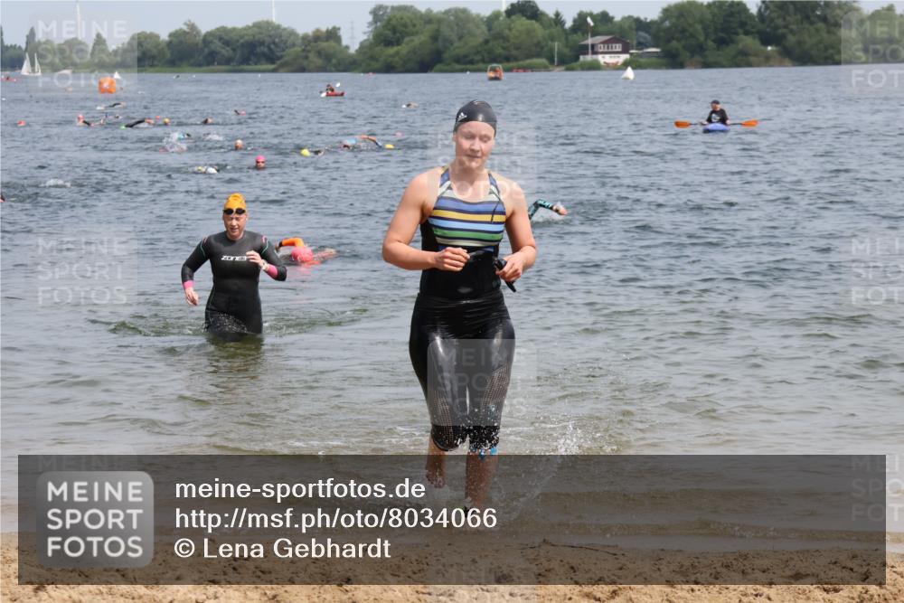 21.06.2025 - 27. Vierlanden-Triathlon Lena Gebhardt http://msf.ph/oto/8034066 15.06.2025 11:19:00 Schwimmen 876, 916, 942 meine-sportfotos.de