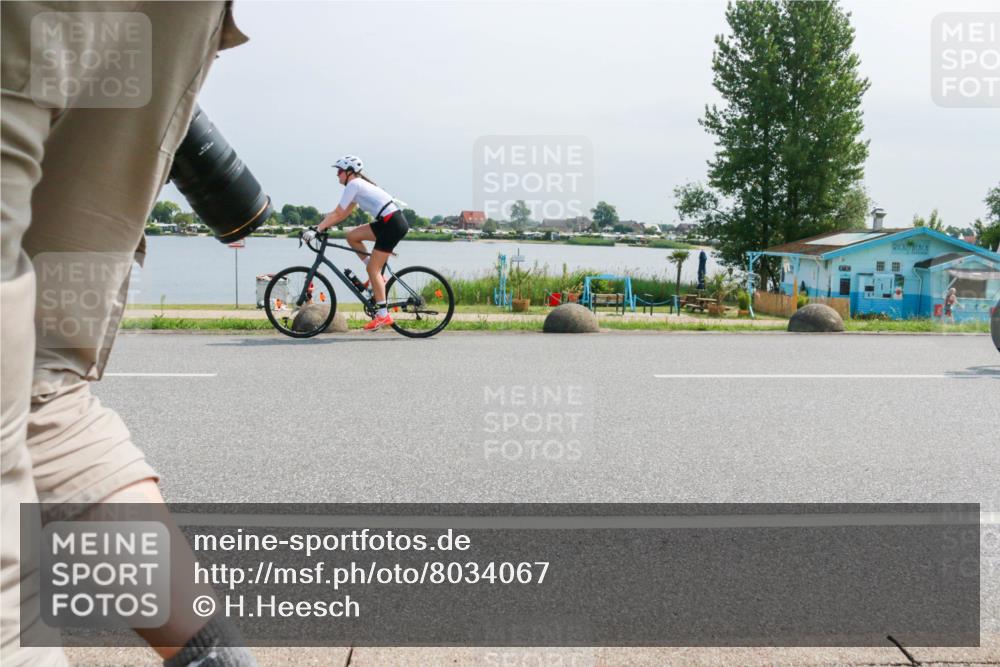 21.06.2025 - 27. Vierlanden-Triathlon H.Heesch http://msf.ph/oto/8034067 15.06.2025 11:41:07 Radfahren 649, 715, 867, 883, 884 meine-sportfotos.de