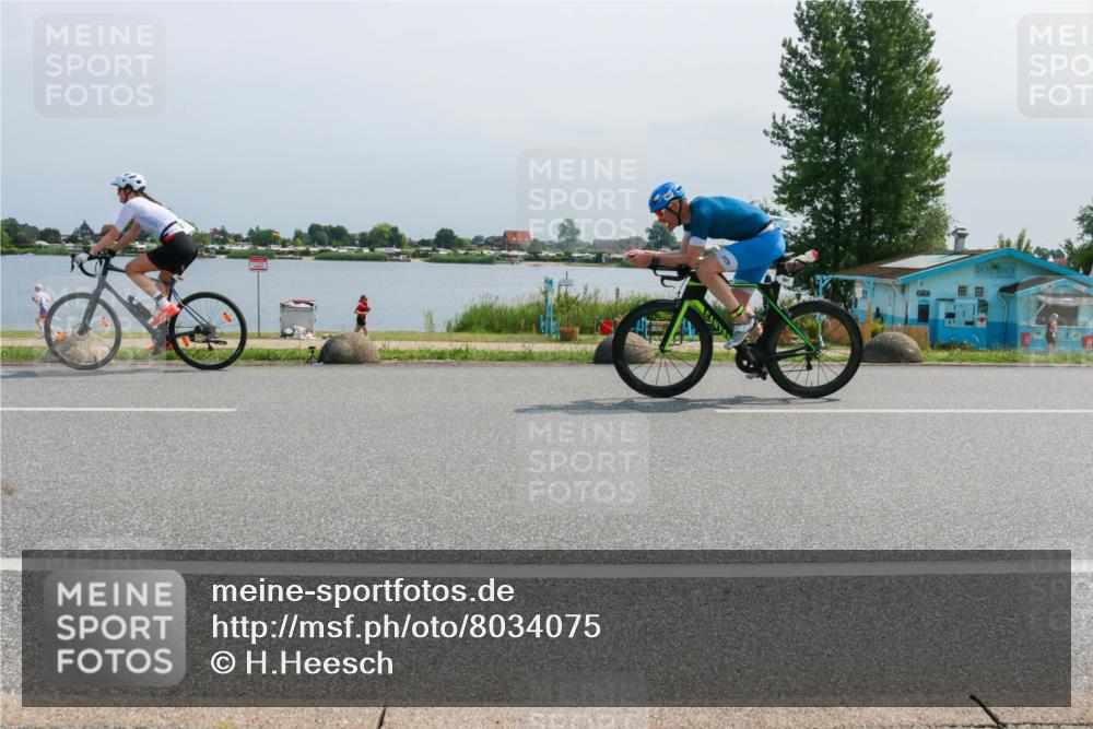 21.06.2025 - 27. Vierlanden-Triathlon H.Heesch http://msf.ph/oto/8034075 15.06.2025 11:41:08 Radfahren 715, 867, 883, 884 meine-sportfotos.de