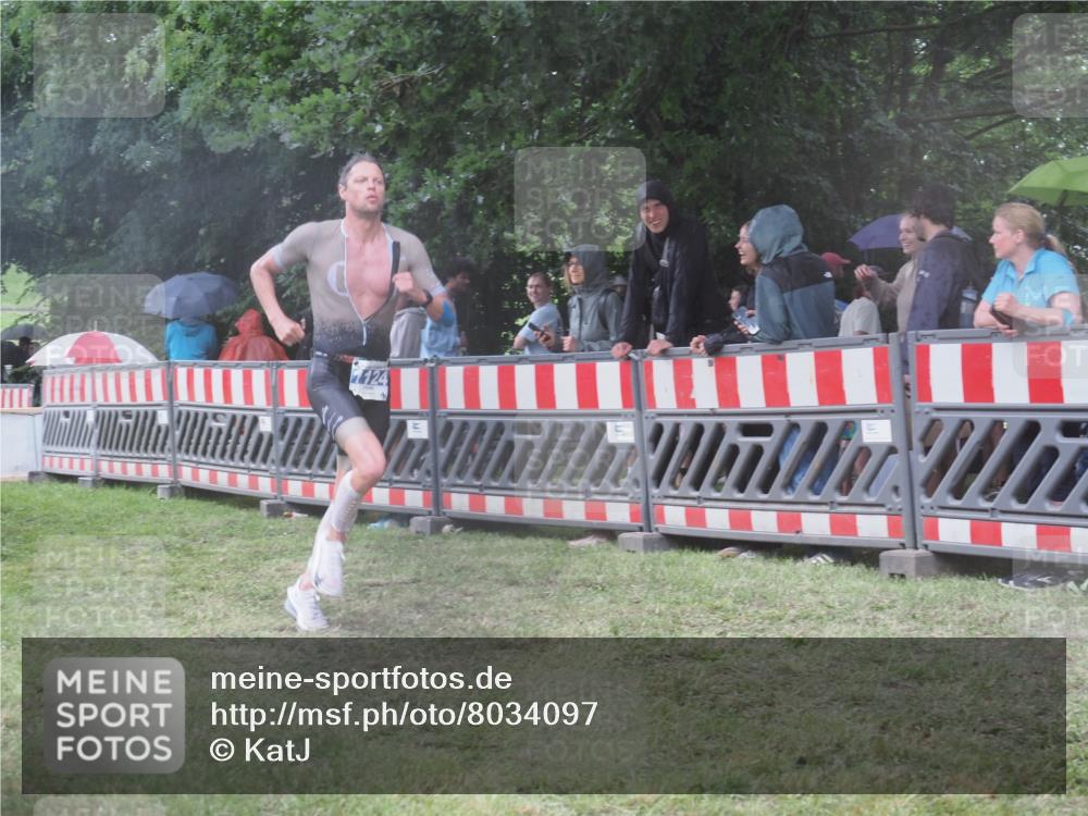 21.06.2025 - 27. Vierlanden-Triathlon KatJ http://msf.ph/oto/8034097 15.06.2025 13:47:29 Ziel 1118, 1124, 1145 meine-sportfotos.de