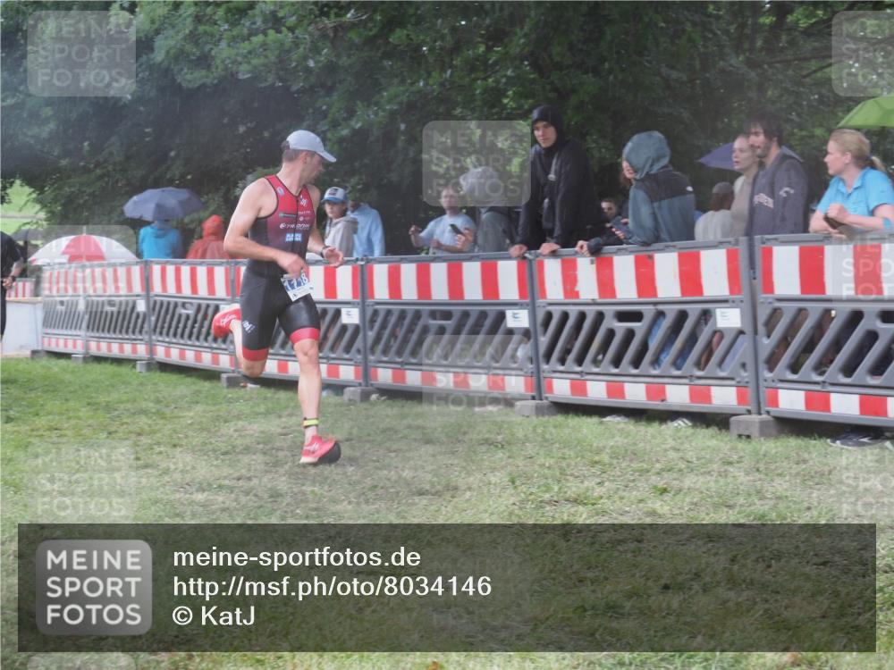 21.06.2025 - 27. Vierlanden-Triathlon KatJ http://msf.ph/oto/8034146 15.06.2025 13:47:33 Ziel 1118, 1145 meine-sportfotos.de