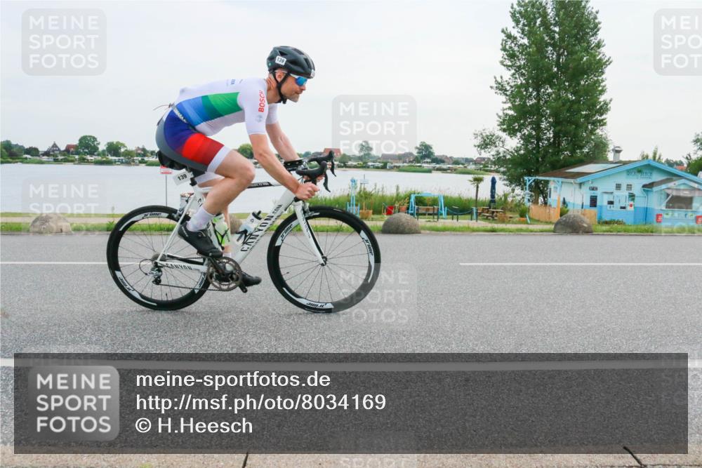 15.06.2025 - 27. Vierlanden-Triathlon H.Heesch http://msf.ph/oto/8034169 15.06.2025 10:42:20 Radfahren 29, 139, 287 meine-sportfotos.de