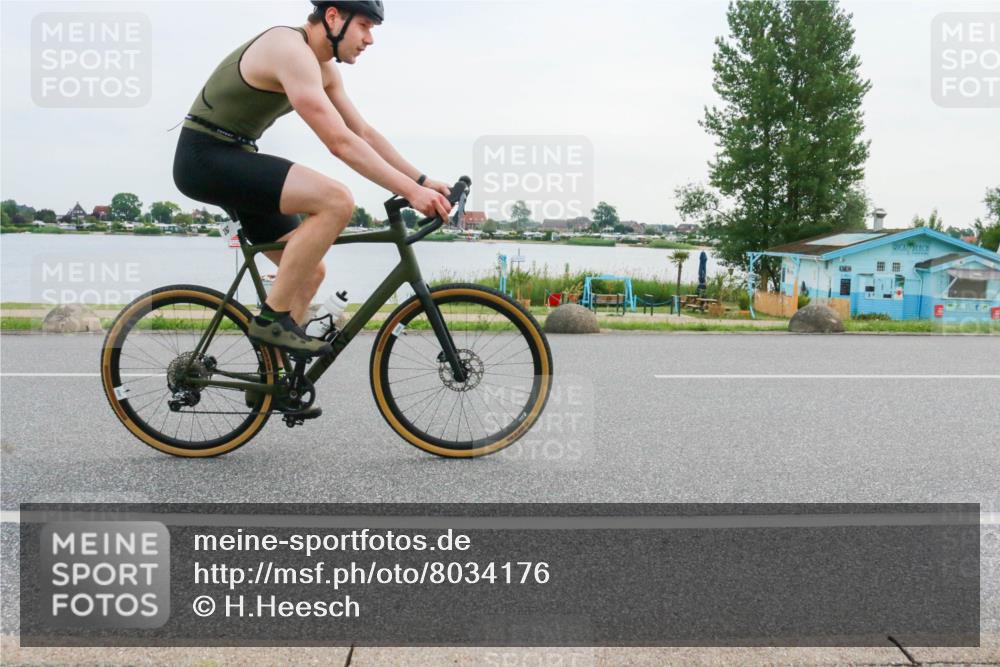 15.06.2025 - 27. Vierlanden-Triathlon H.Heesch http://msf.ph/oto/8034176 15.06.2025 10:42:23 Radfahren 139, 287 meine-sportfotos.de