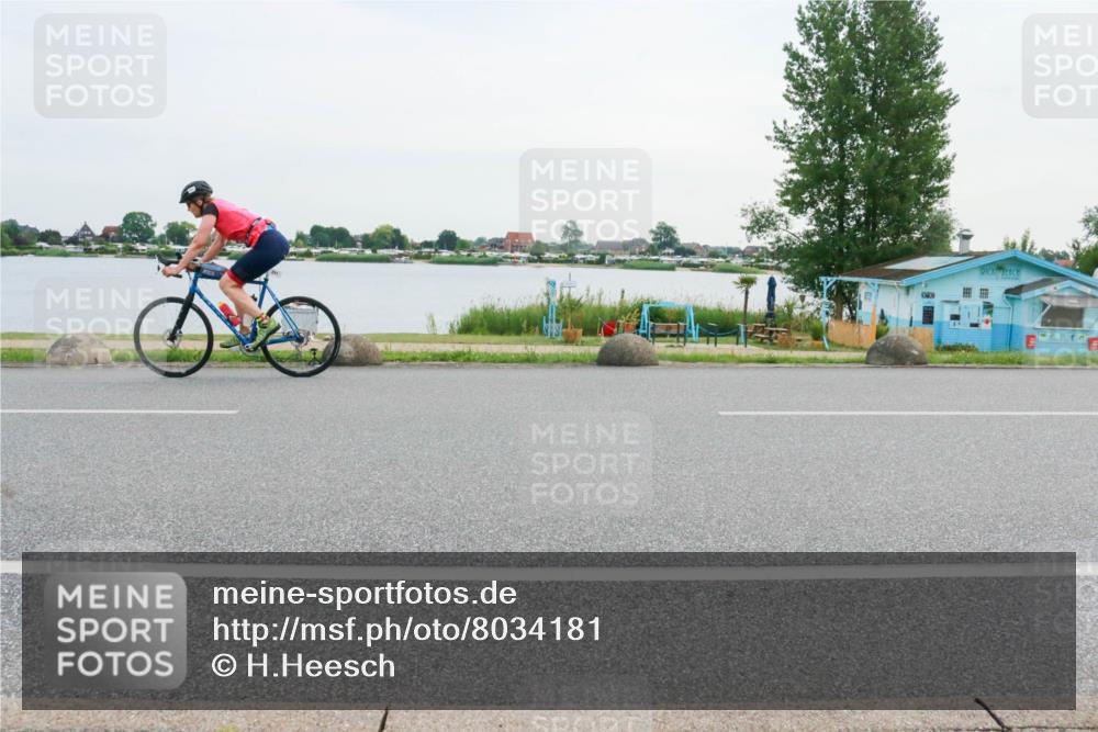 15.06.2025 - 27. Vierlanden-Triathlon H.Heesch http://msf.ph/oto/8034181 15.06.2025 10:42:29 Radfahren 251 meine-sportfotos.de