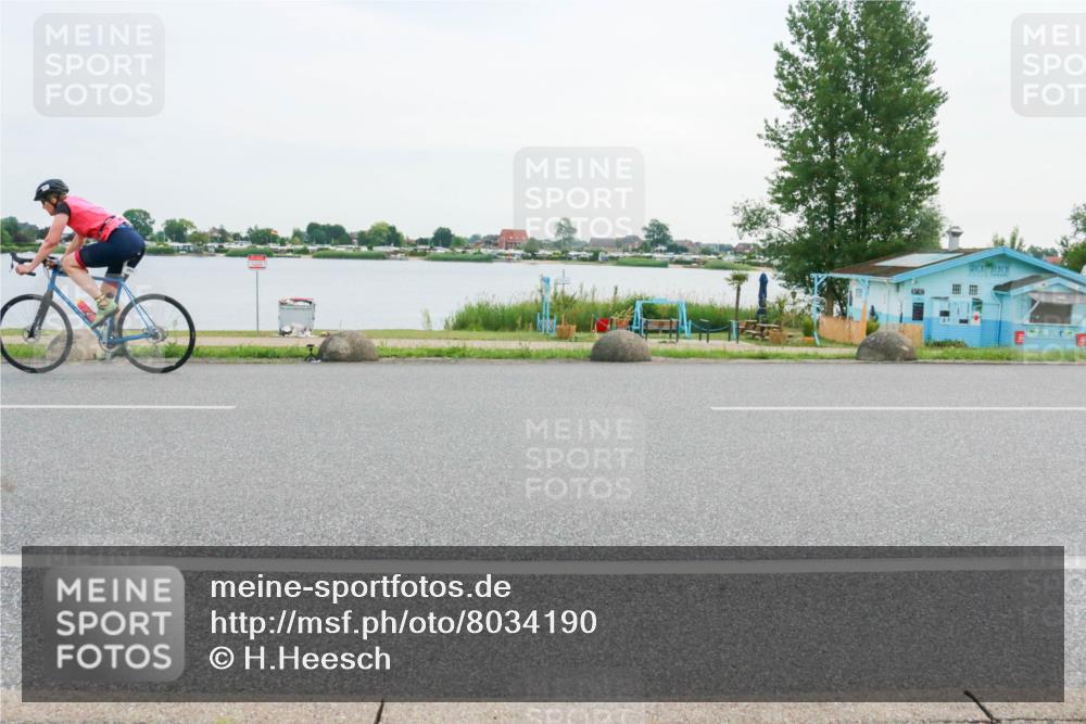 15.06.2025 - 27. Vierlanden-Triathlon H.Heesch http://msf.ph/oto/8034190 15.06.2025 10:42:29 Radfahren 251 meine-sportfotos.de
