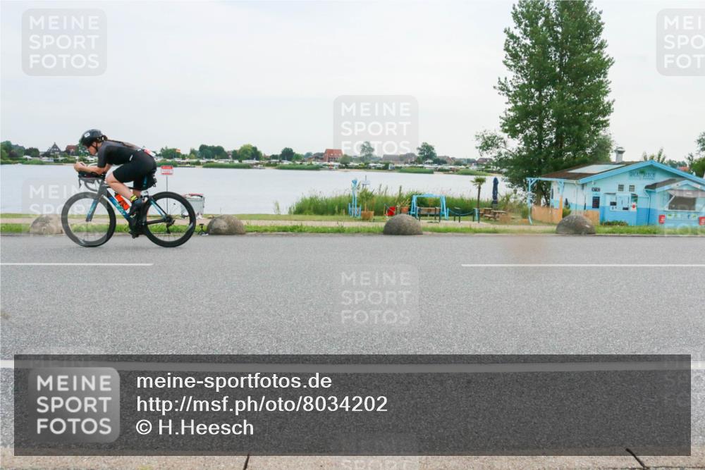 15.06.2025 - 27. Vierlanden-Triathlon H.Heesch http://msf.ph/oto/8034202 15.06.2025 10:42:39 Radfahren 199 meine-sportfotos.de