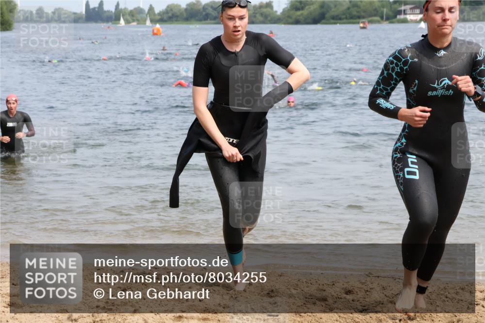 21.06.2025 - 27. Vierlanden-Triathlon Lena Gebhardt http://msf.ph/oto/8034255 15.06.2025 11:19:24 Schwimmen 875, 878, 895, 901, 923 meine-sportfotos.de