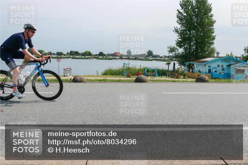 21.06.2025 - 27. Vierlanden-Triathlon H.Heesch http://msf.ph/oto/8034296 15.06.2025 11:41:19 Radfahren 696, 706, 709 meine-sportfotos.de