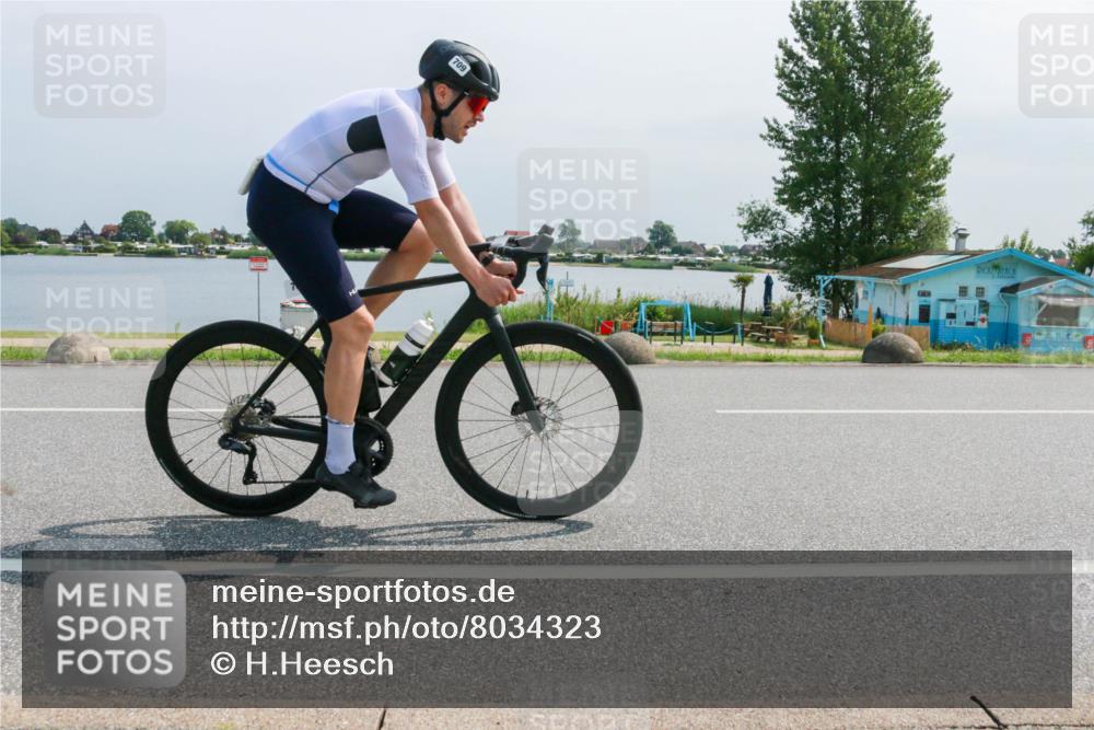 21.06.2025 - 27. Vierlanden-Triathlon H.Heesch http://msf.ph/oto/8034323 15.06.2025 11:41:23 Radfahren 696, 706, 709 meine-sportfotos.de