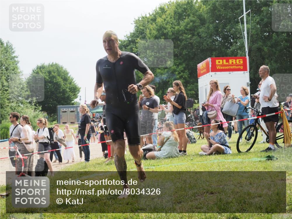 21.06.2025 - 27. Vierlanden-Triathlon KatJ http://msf.ph/oto/8034326 15.06.2025 11:18:13 Schwimmen 834 meine-sportfotos.de