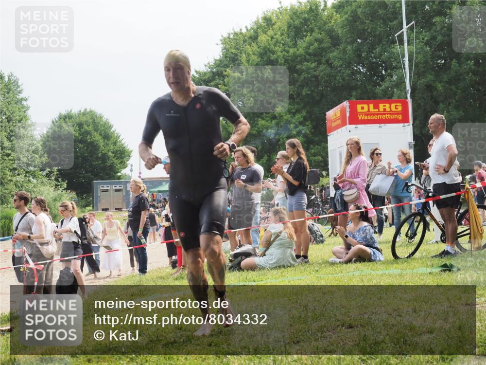 21.06.2025 - 27. Vierlanden-Triathlon KatJ http://msf.ph/oto/8034332 15.06.2025 11:18:13 Schwimmen 834 meine-sportfotos.de
