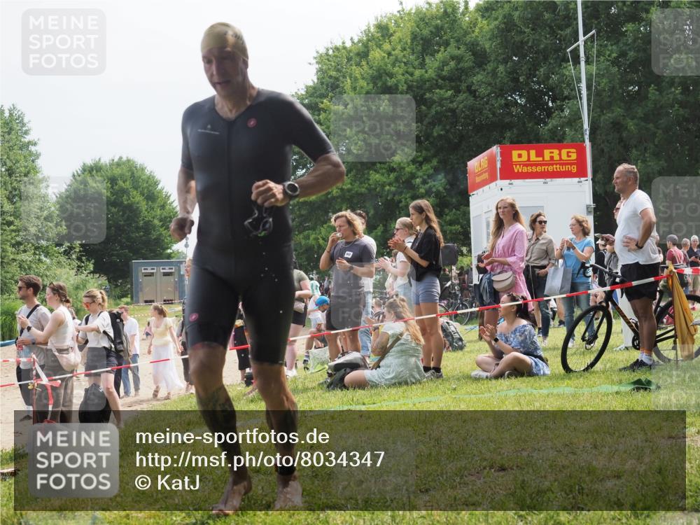 21.06.2025 - 27. Vierlanden-Triathlon KatJ http://msf.ph/oto/8034347 15.06.2025 11:18:14 Schwimmen 834 meine-sportfotos.de