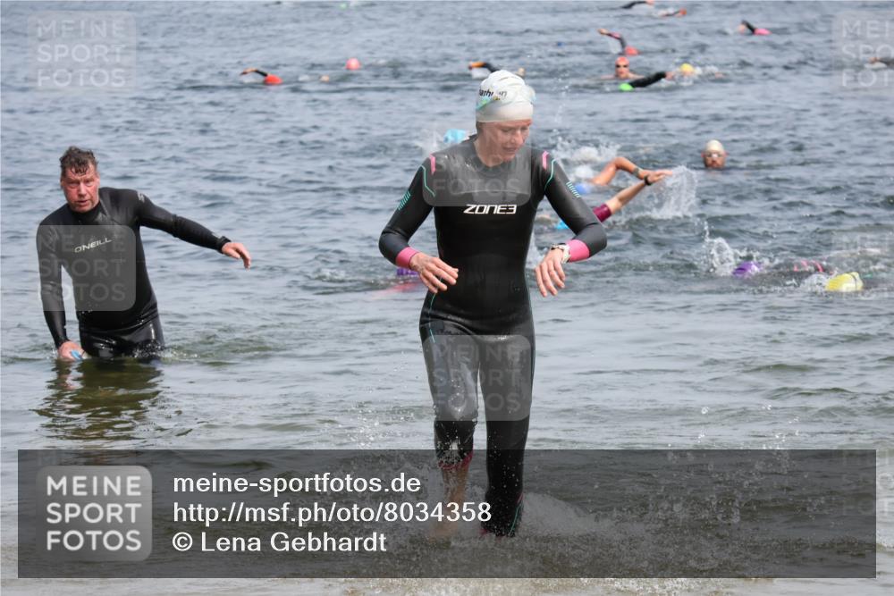 21.06.2025 - 27. Vierlanden-Triathlon Lena Gebhardt http://msf.ph/oto/8034358 15.06.2025 11:19:45 Schwimmen 899, 915 meine-sportfotos.de