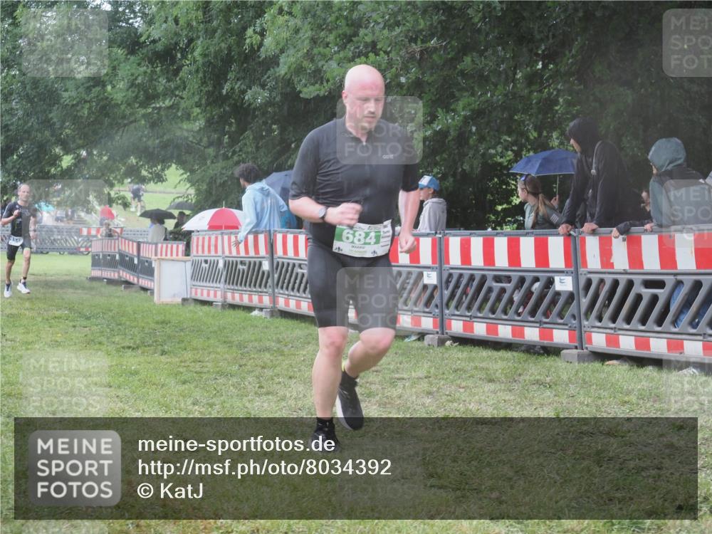 21.06.2025 - 27. Vierlanden-Triathlon KatJ http://msf.ph/oto/8034392 15.06.2025 13:48:43 Ziel 684, 1149 meine-sportfotos.de