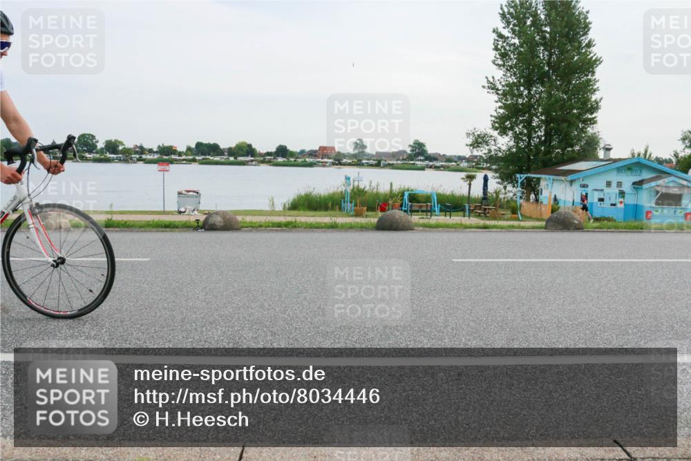 15.06.2025 - 27. Vierlanden-Triathlon H.Heesch http://msf.ph/oto/8034446 15.06.2025 10:42:47 Radfahren 347, 1399 meine-sportfotos.de