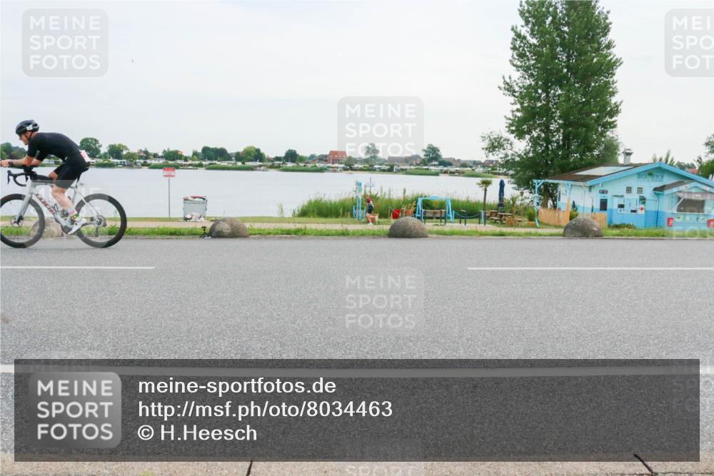 15.06.2025 - 27. Vierlanden-Triathlon H.Heesch http://msf.ph/oto/8034463 15.06.2025 10:42:50 Radfahren 115, 147, 347 meine-sportfotos.de