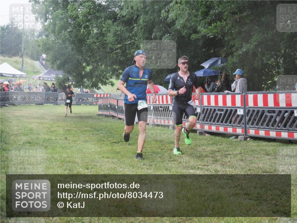 21.06.2025 - 27. Vierlanden-Triathlon KatJ http://msf.ph/oto/8034473 15.06.2025 13:49:01 Ziel 792, 825, 1148 meine-sportfotos.de