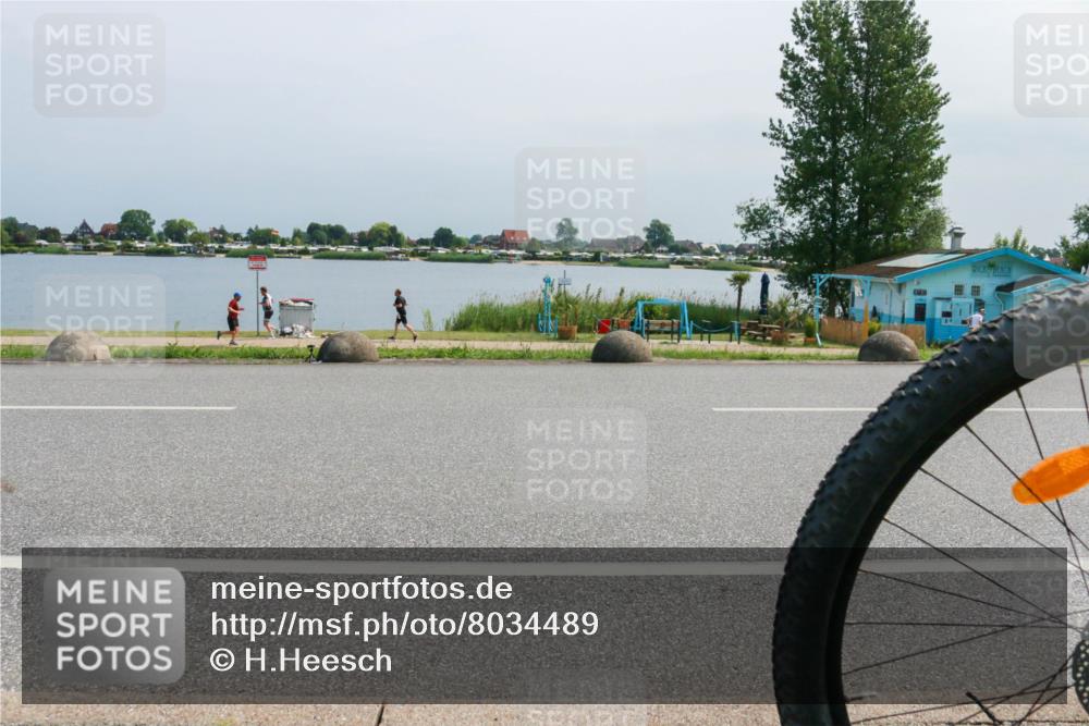 21.06.2025 - 27. Vierlanden-Triathlon H.Heesch http://msf.ph/oto/8034489 15.06.2025 11:42:18 Radfahren 250, 702 meine-sportfotos.de