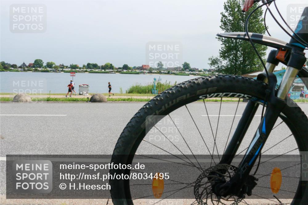 21.06.2025 - 27. Vierlanden-Triathlon H.Heesch http://msf.ph/oto/8034495 15.06.2025 11:42:18 Radfahren 250, 702 meine-sportfotos.de