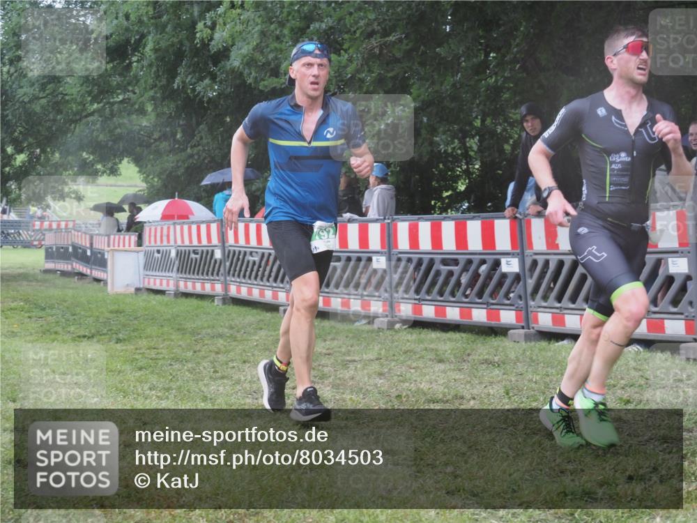 21.06.2025 - 27. Vierlanden-Triathlon KatJ http://msf.ph/oto/8034503 15.06.2025 13:49:03 Ziel 792, 825, 1148 meine-sportfotos.de