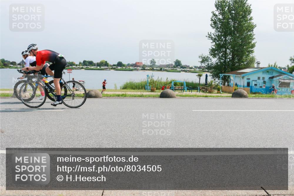 21.06.2025 - 27. Vierlanden-Triathlon H.Heesch http://msf.ph/oto/8034505 15.06.2025 11:42:19 Radfahren 250, 702 meine-sportfotos.de