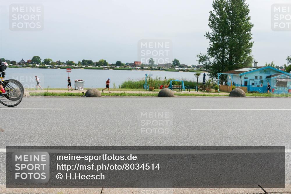 21.06.2025 - 27. Vierlanden-Triathlon H.Heesch http://msf.ph/oto/8034514 15.06.2025 11:42:20 Radfahren 250, 702 meine-sportfotos.de