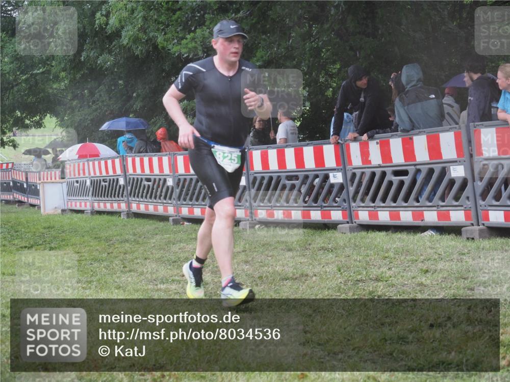 21.06.2025 - 27. Vierlanden-Triathlon KatJ http://msf.ph/oto/8034536 15.06.2025 13:49:10 Ziel 231, 825, 924, 1162 meine-sportfotos.de