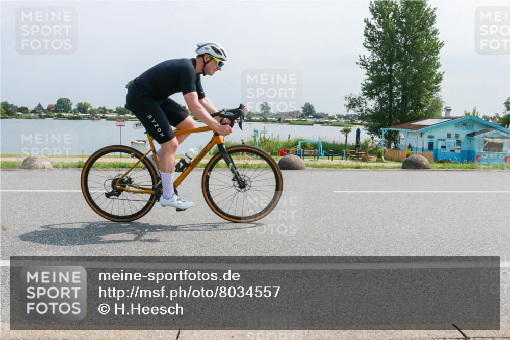 21.06.2025 - 27. Vierlanden-Triathlon H.Heesch http://msf.ph/oto/8034557 15.06.2025 11:42:31 Radfahren 48, 751, 762, 859 meine-sportfotos.de