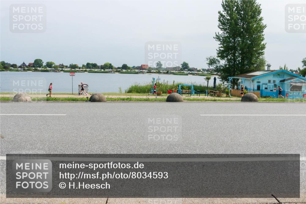 21.06.2025 - 27. Vierlanden-Triathlon H.Heesch http://msf.ph/oto/8034593 15.06.2025 11:42:35 Radfahren 762, 859 meine-sportfotos.de