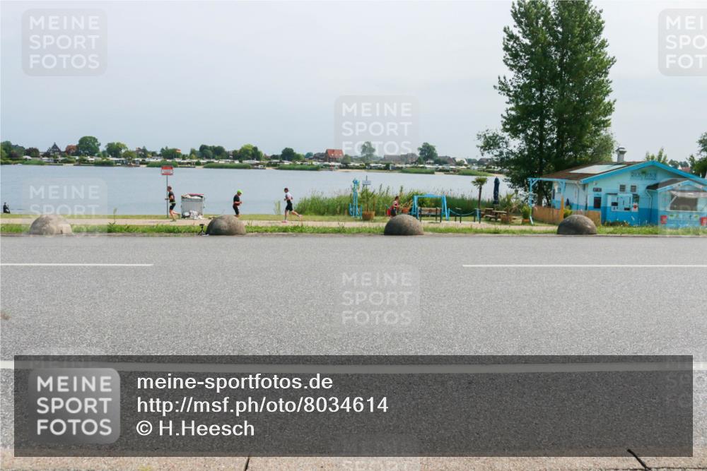 21.06.2025 - 27. Vierlanden-Triathlon H.Heesch http://msf.ph/oto/8034614 15.06.2025 11:42:42 Radfahren 697, 862 meine-sportfotos.de