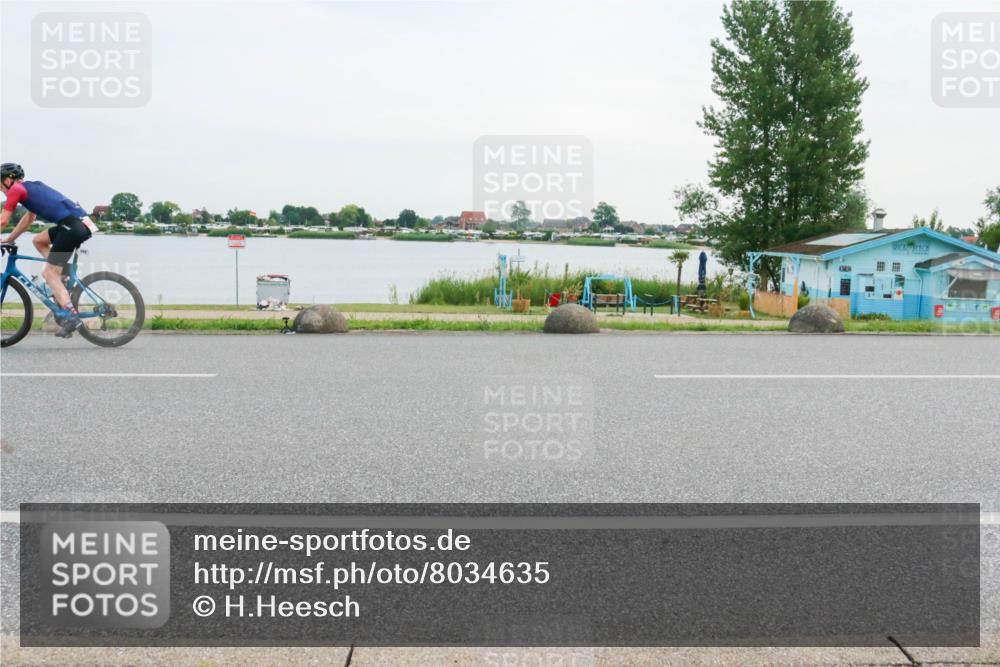 15.06.2025 - 27. Vierlanden-Triathlon H.Heesch http://msf.ph/oto/8034635 15.06.2025 10:43:03 Radfahren 74, 102, 236 meine-sportfotos.de
