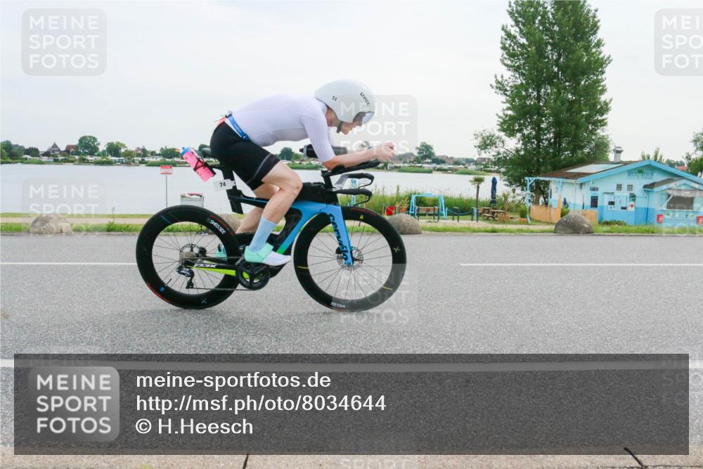 15.06.2025 - 27. Vierlanden-Triathlon H.Heesch http://msf.ph/oto/8034644 15.06.2025 10:43:07 Radfahren 74, 102, 202, 236 meine-sportfotos.de