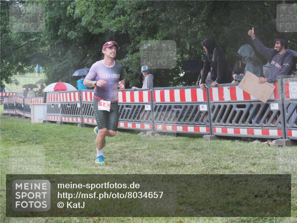 21.06.2025 - 27. Vierlanden-Triathlon KatJ http://msf.ph/oto/8034657 15.06.2025 13:49:24 Ziel 142, 1103, 1137, 1158 meine-sportfotos.de