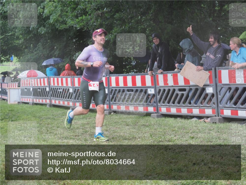 21.06.2025 - 27. Vierlanden-Triathlon KatJ http://msf.ph/oto/8034664 15.06.2025 13:49:24 Ziel 142, 1103, 1137, 1158 meine-sportfotos.de