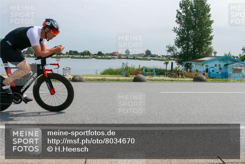 21.06.2025 - 27. Vierlanden-Triathlon H.Heesch http://msf.ph/oto/8034670 15.06.2025 11:42:47 Radfahren 697, 781, 862 meine-sportfotos.de