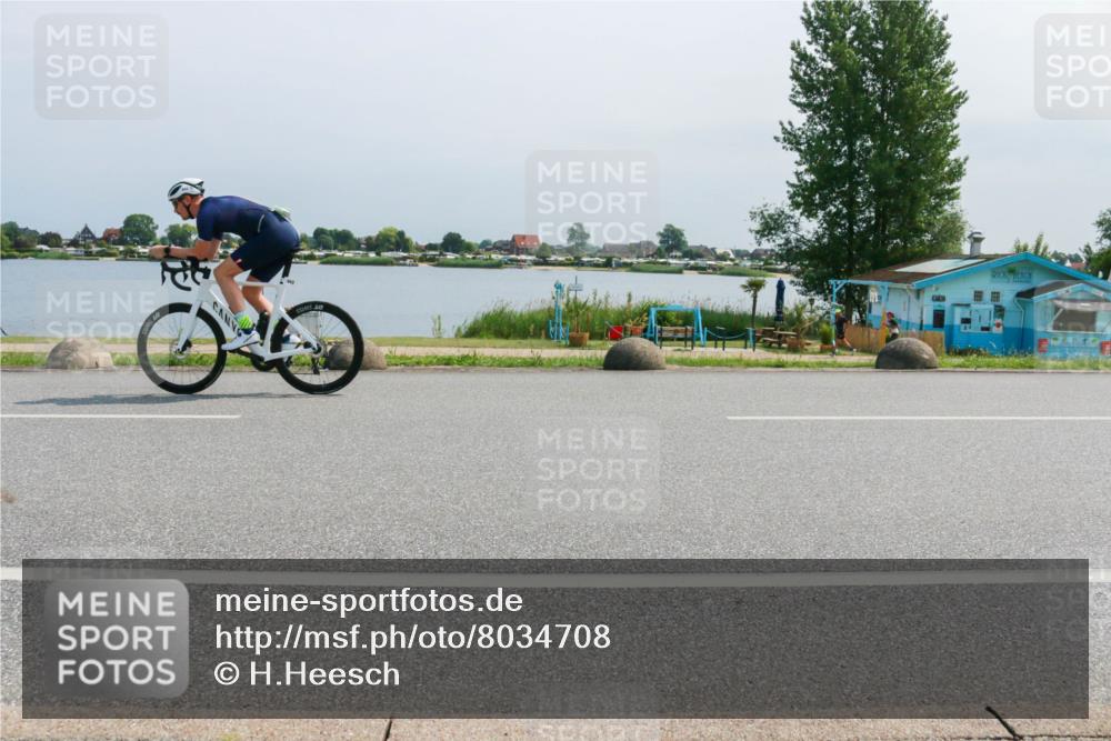 21.06.2025 - 27. Vierlanden-Triathlon H.Heesch http://msf.ph/oto/8034708 15.06.2025 11:42:57 Radfahren 217, 642 meine-sportfotos.de