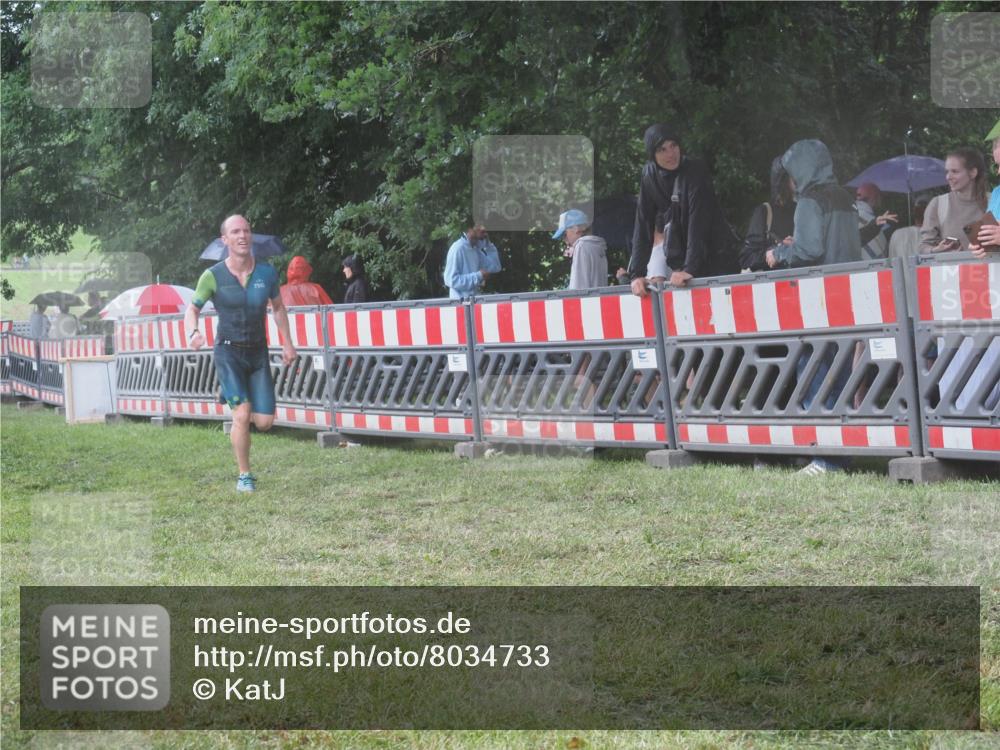 21.06.2025 - 27. Vierlanden-Triathlon KatJ http://msf.ph/oto/8034733 15.06.2025 13:49:32 Ziel 1103, 1137 meine-sportfotos.de