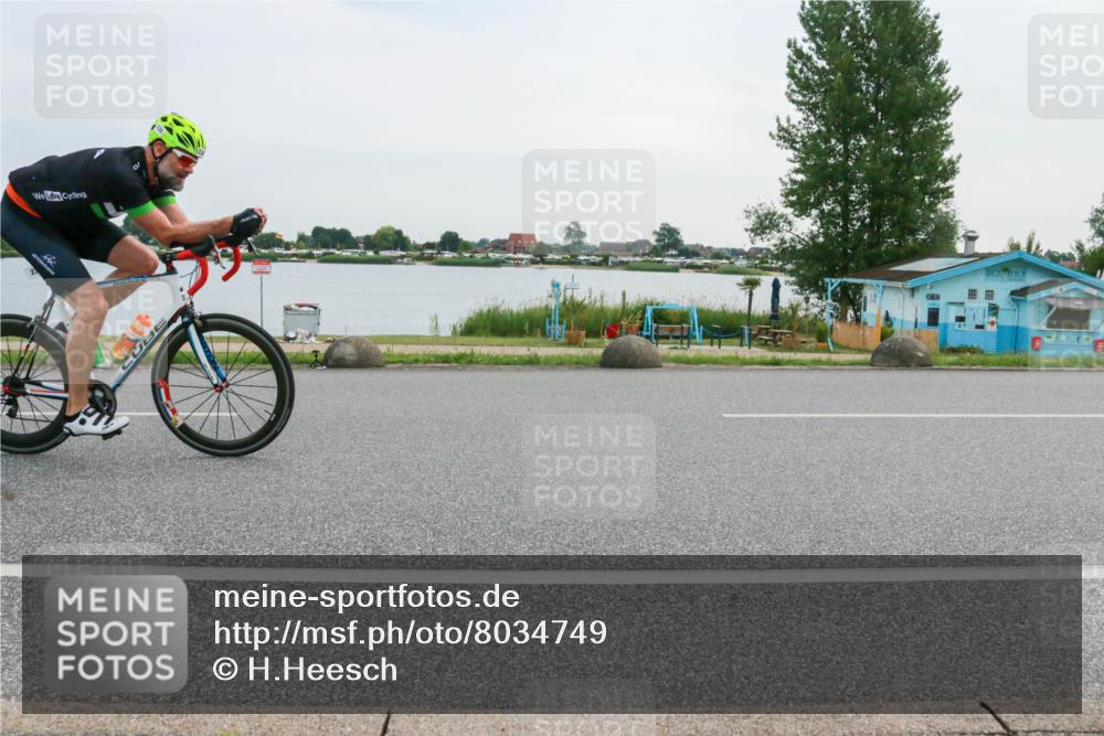 15.06.2025 - 27. Vierlanden-Triathlon H.Heesch http://msf.ph/oto/8034749 15.06.2025 10:43:08 Radfahren 74, 102, 202, 236 meine-sportfotos.de