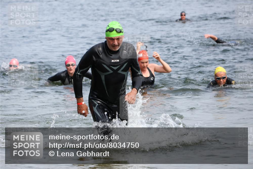 21.06.2025 - 27. Vierlanden-Triathlon Lena Gebhardt http://msf.ph/oto/8034750 15.06.2025 11:20:26 Schwimmen 838, 880, 890, 926, 969 meine-sportfotos.de