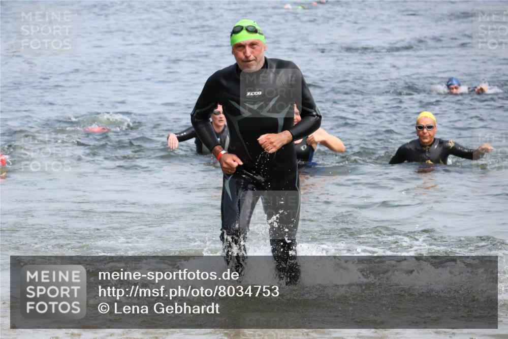 21.06.2025 - 27. Vierlanden-Triathlon Lena Gebhardt http://msf.ph/oto/8034753 15.06.2025 11:20:27 Schwimmen 838, 880, 890, 926, 969 meine-sportfotos.de