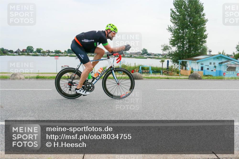 15.06.2025 - 27. Vierlanden-Triathlon H.Heesch http://msf.ph/oto/8034755 15.06.2025 10:43:08 Radfahren 74, 102, 202, 236 meine-sportfotos.de