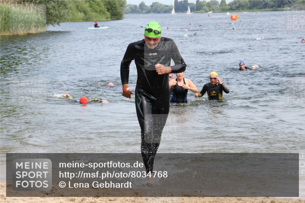 21.06.2025 - 27. Vierlanden-Triathlon Lena Gebhardt http://msf.ph/oto/8034768 15.06.2025 11:20:29 Schwimmen 838, 880, 890, 926, 969 meine-sportfotos.de