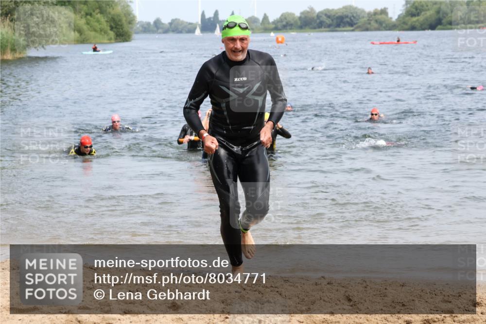 21.06.2025 - 27. Vierlanden-Triathlon Lena Gebhardt http://msf.ph/oto/8034771 15.06.2025 11:20:30 Schwimmen 838, 890, 926, 969, 1400 meine-sportfotos.de