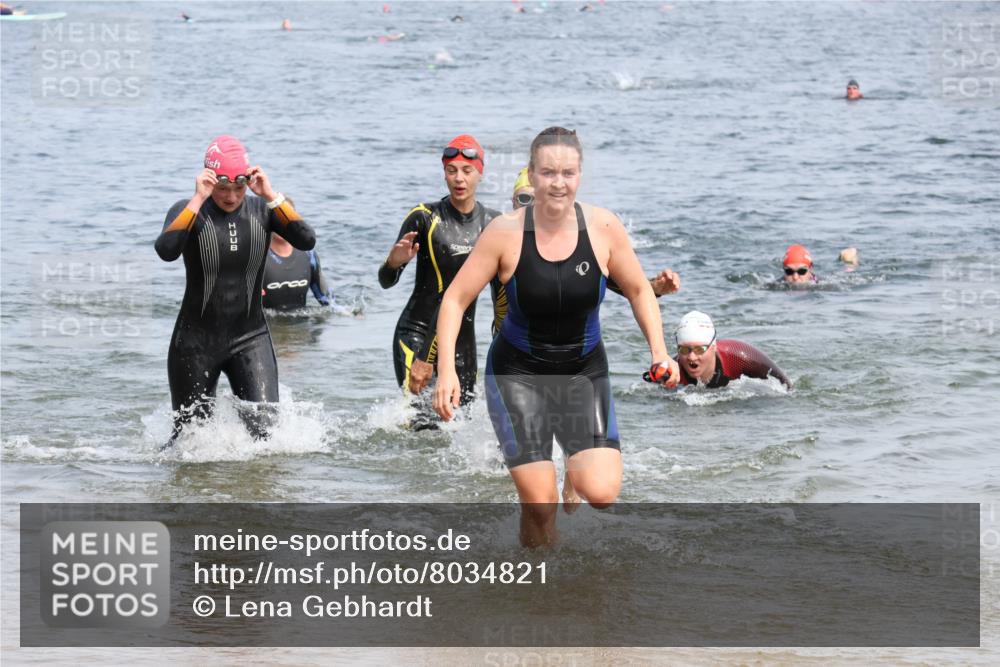 21.06.2025 - 27. Vierlanden-Triathlon Lena Gebhardt http://msf.ph/oto/8034821 15.06.2025 11:20:36 Schwimmen 838, 879, 924, 936, 941, 969, 1400 meine-sportfotos.de
