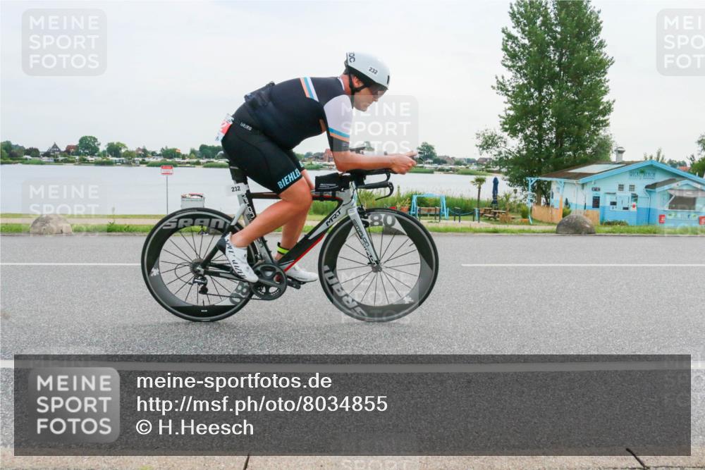 15.06.2025 - 27. Vierlanden-Triathlon H.Heesch http://msf.ph/oto/8034855 15.06.2025 10:43:43 Radfahren 232, 324, 389 meine-sportfotos.de